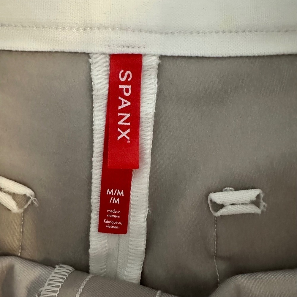 SPANX White Kick Flare Pants M Cropped Pull On Stretch Work Travel Slimming - Picture 5 of 7